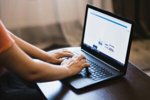 How to Build a Strong Virtual Company Culture in 2024